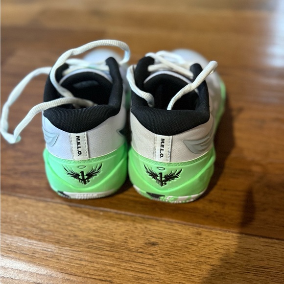 Puma Melo Boys Basketball Shoes - Picture 2 of 7